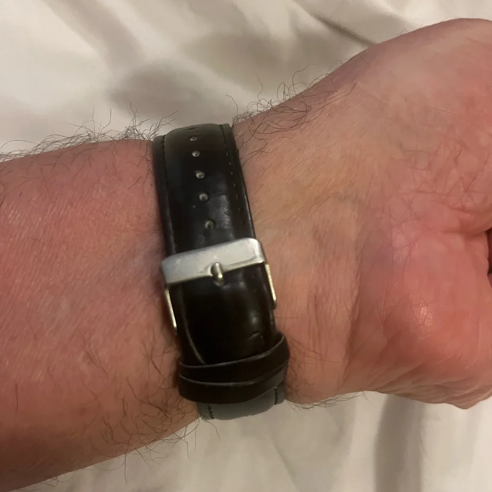 Vintage Waltham Men's Silver and Black Quartz Tank Watch. Running beautifully. - Picture 3 of 7